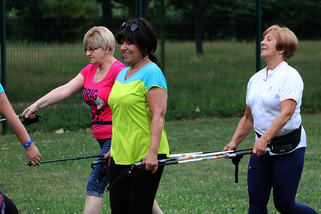 Chodzili z OSiRem.  Chodzę bo lubię Nordic Walking