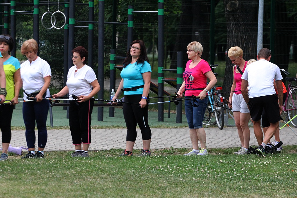 Chodzili z OSiRem.  Chodzę bo lubię Nordic Walking