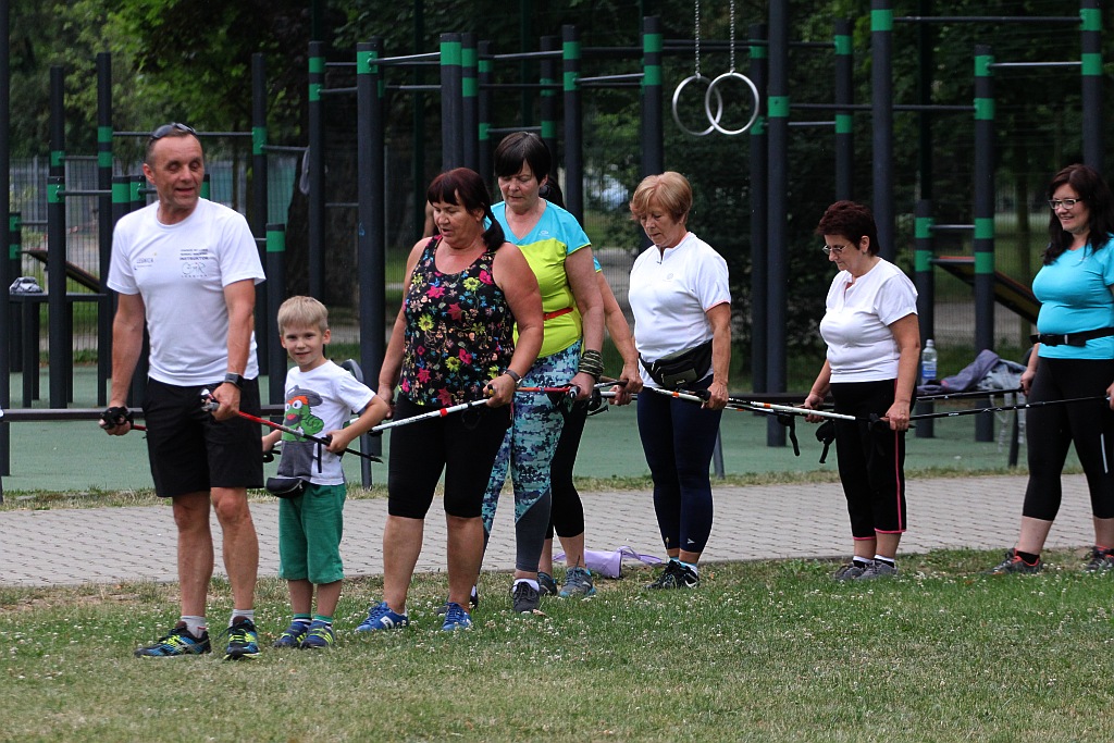 Chodzili z OSiRem.  Chodzę bo lubię Nordic Walking
