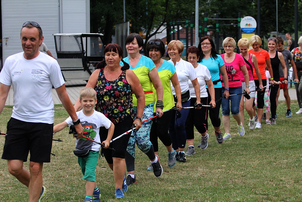 Chodzili z OSiRem.  Chodzę bo lubię Nordic Walking