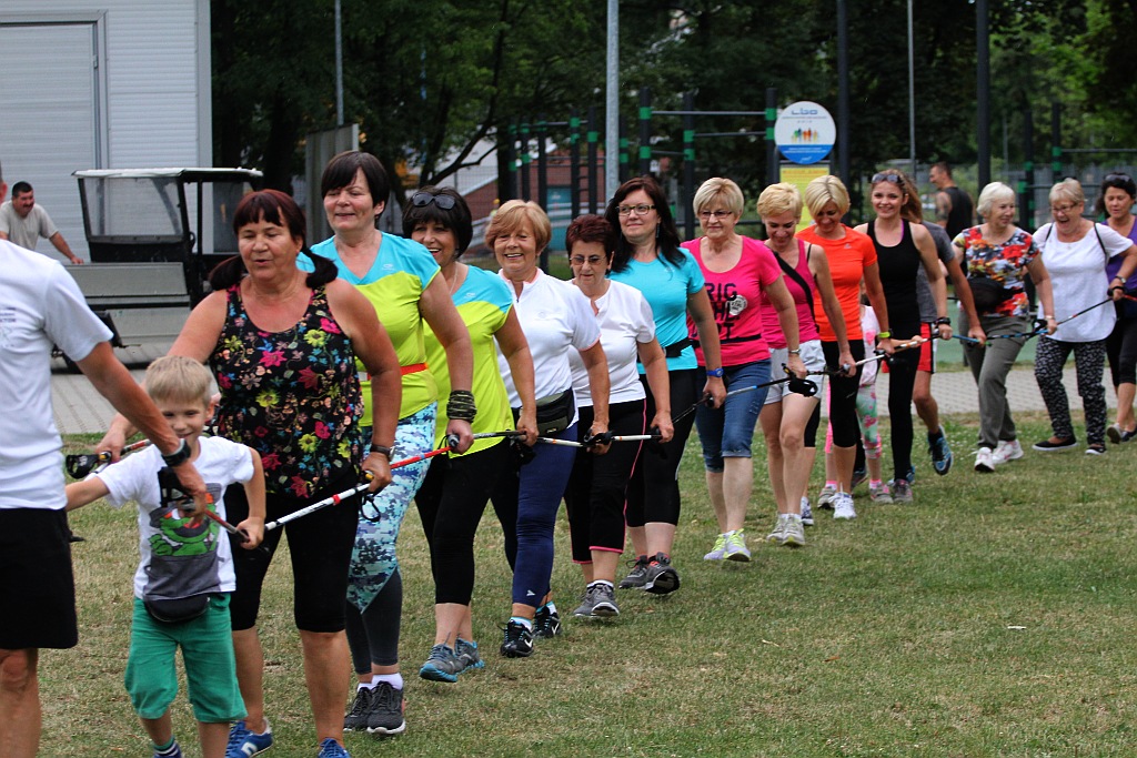 Chodzili z OSiRem.  Chodzę bo lubię Nordic Walking