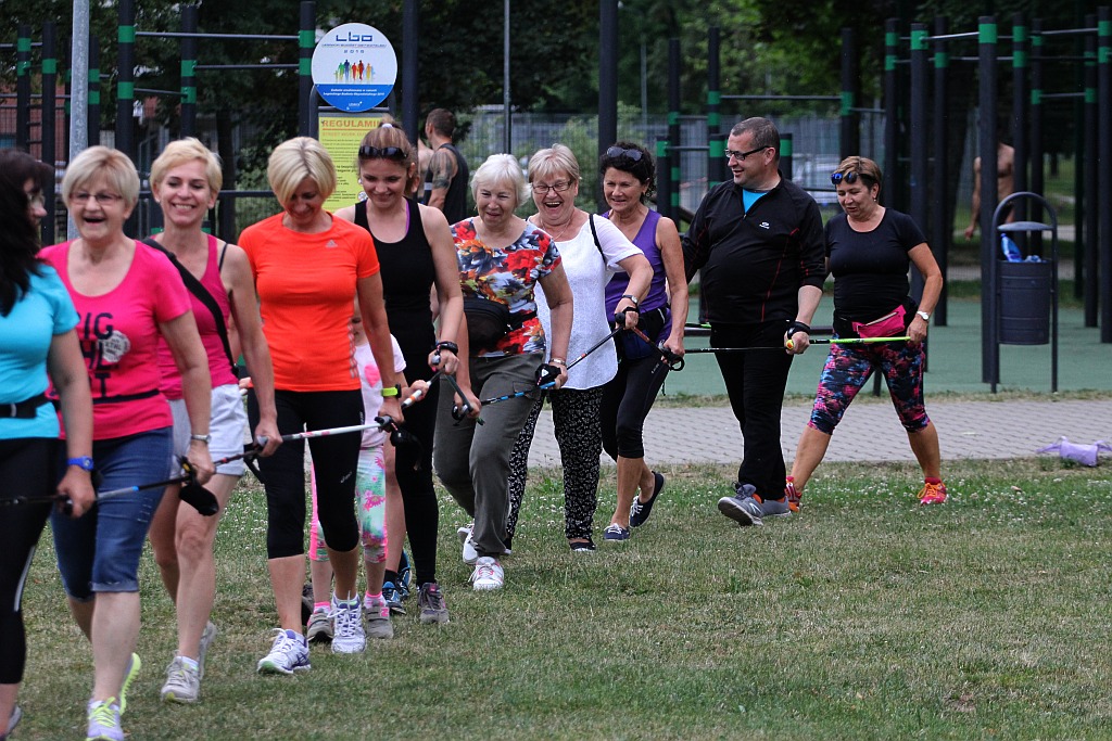 Chodzili z OSiRem.  Chodzę bo lubię Nordic Walking