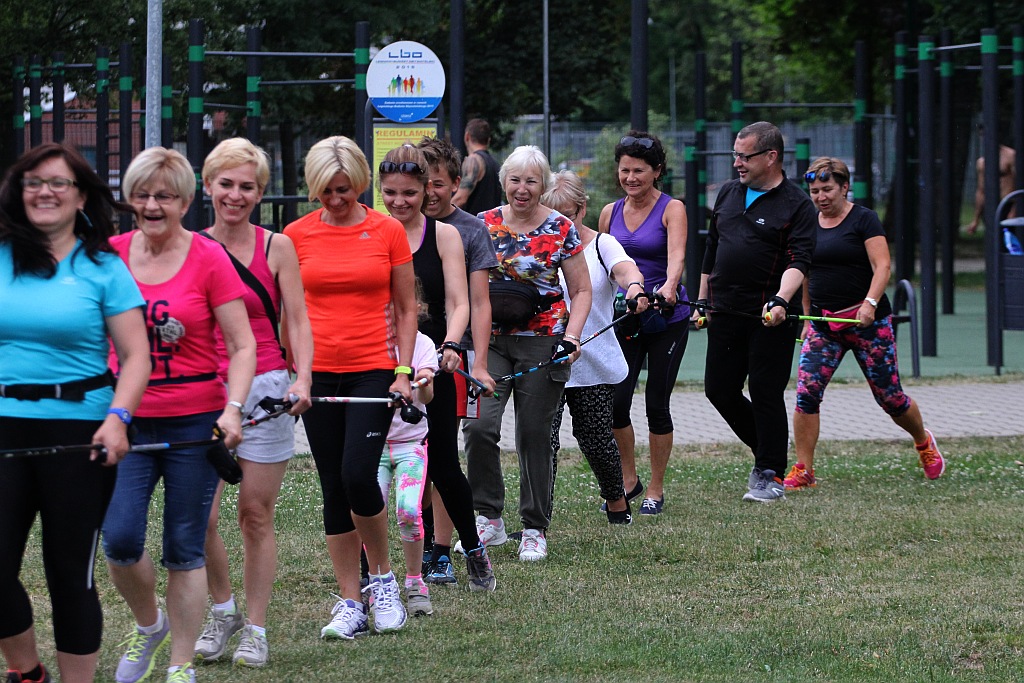 Chodzili z OSiRem.  Chodzę bo lubię Nordic Walking