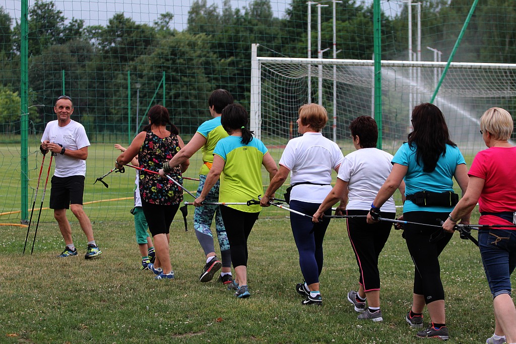 Chodzili z OSiRem.  Chodzę bo lubię Nordic Walking