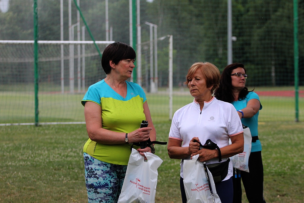 Chodzili z OSiRem.  Chodzę bo lubię Nordic Walking