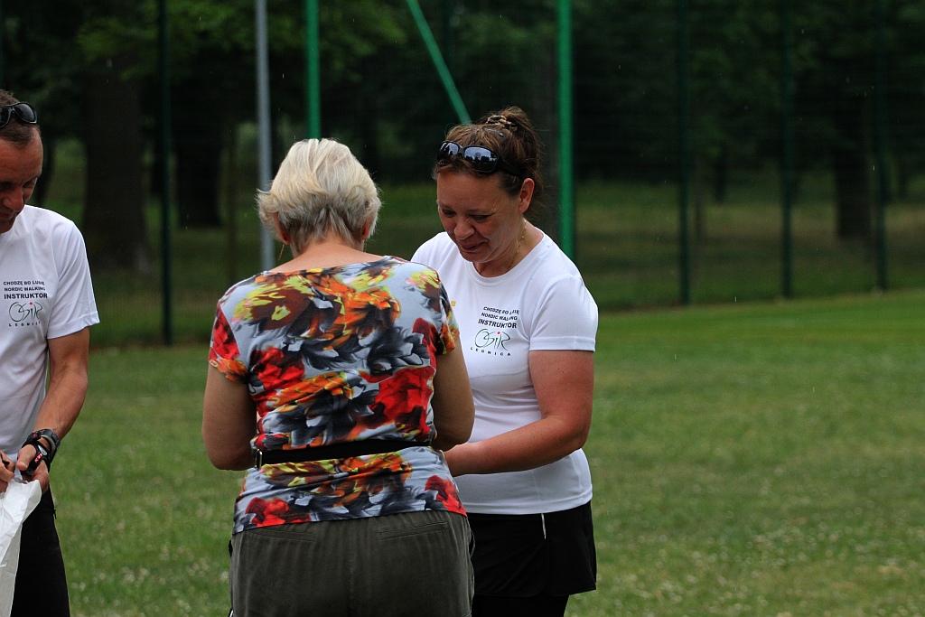 Chodzili z OSiRem.  Chodzę bo lubię Nordic Walking