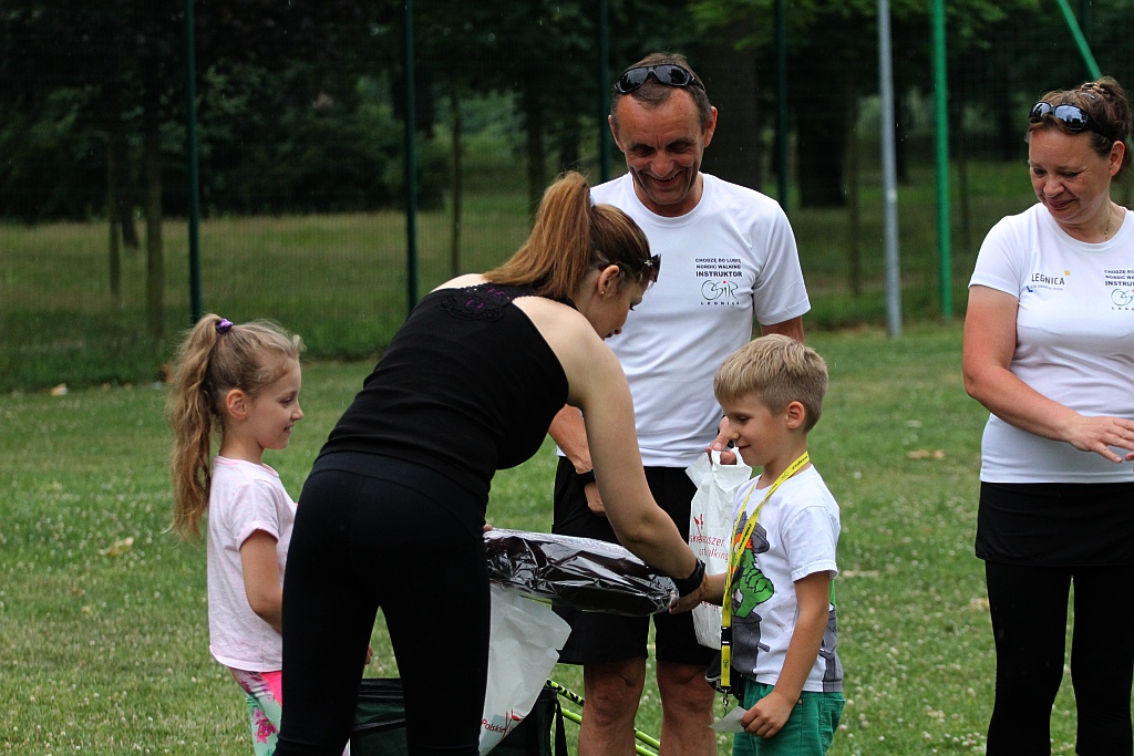 Chodzili z OSiRem.  Chodzę bo lubię Nordic Walking