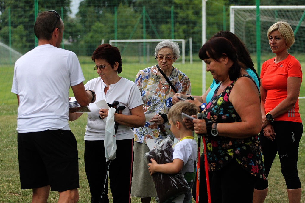 Chodzili z OSiRem.  Chodzę bo lubię Nordic Walking
