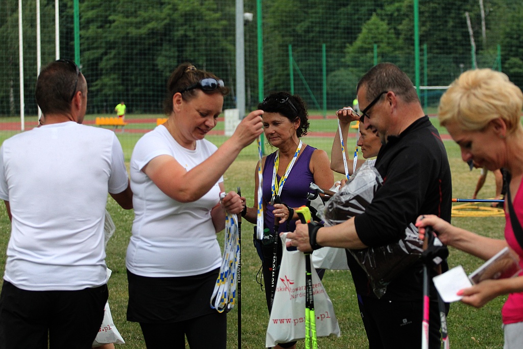 Chodzili z OSiRem.  Chodzę bo lubię Nordic Walking