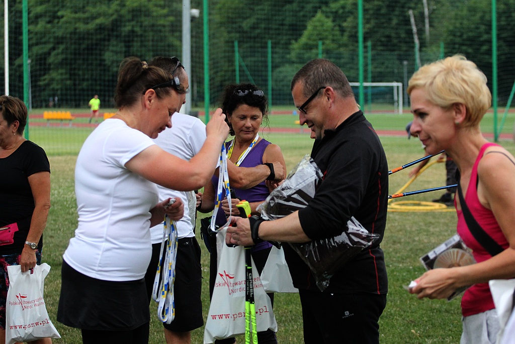 Chodzili z OSiRem.  Chodzę bo lubię Nordic Walking