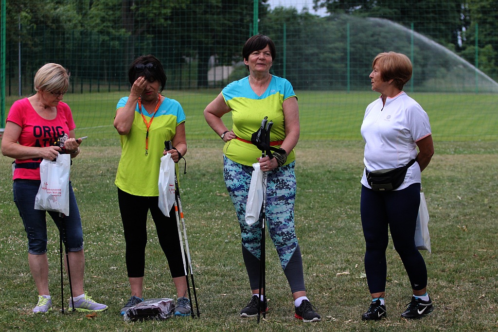 Chodzili z OSiRem.  Chodzę bo lubię Nordic Walking