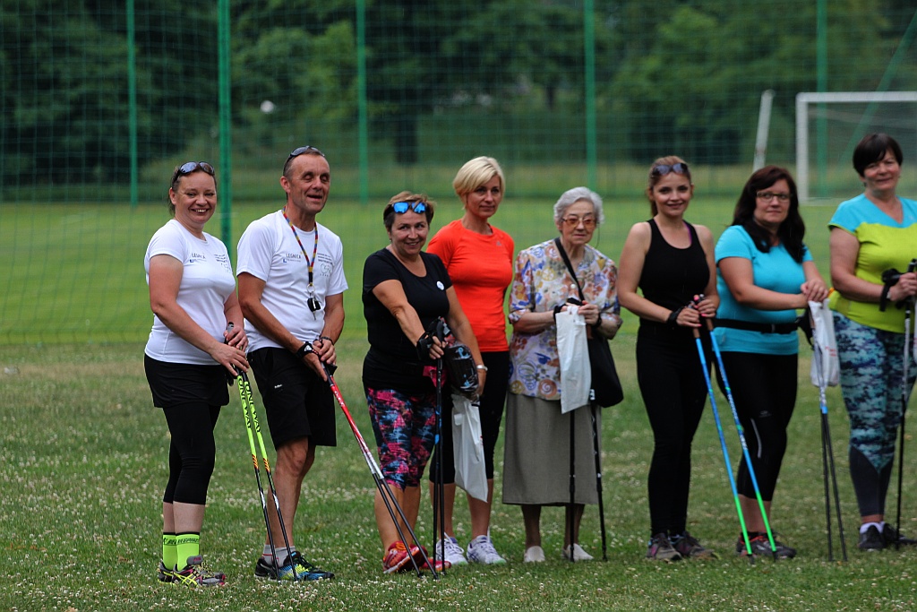 Chodzili z OSiRem.  Chodzę bo lubię Nordic Walking