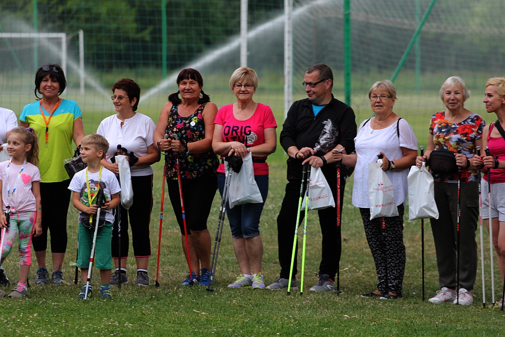 Chodzili z OSiRem.  Chodzę bo lubię Nordic Walking