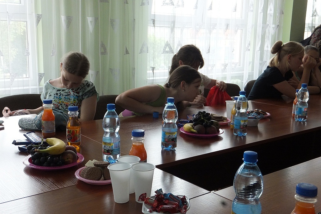 Dzieci z Ukrainy goszczące na wakacjach odwiedziły starostwo