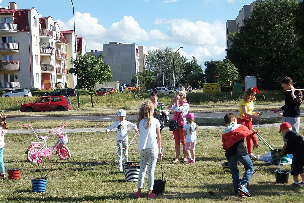 W piątek o piątej mieszkańcy Piekar powitali wakacje