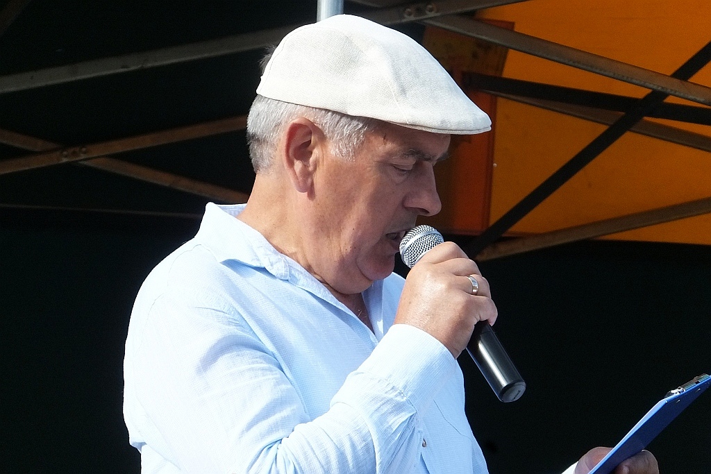 W piątek o piątej mieszkańcy Piekar powitali wakacje