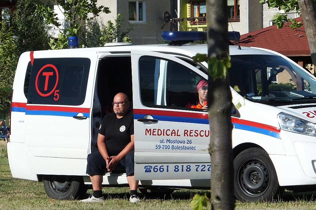 W piątek o piątej mieszkańcy Piekar powitali wakacje
