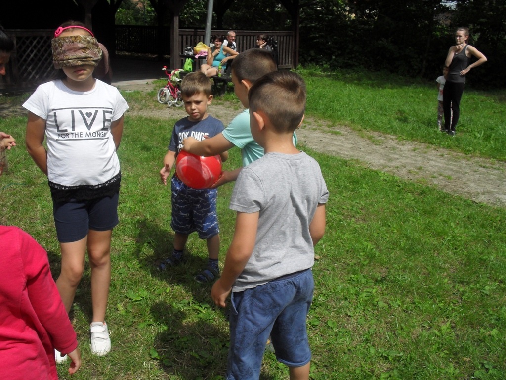 Dzieci i rodzice przywitali wakacje w Szczytnikach Nad Kaczawą