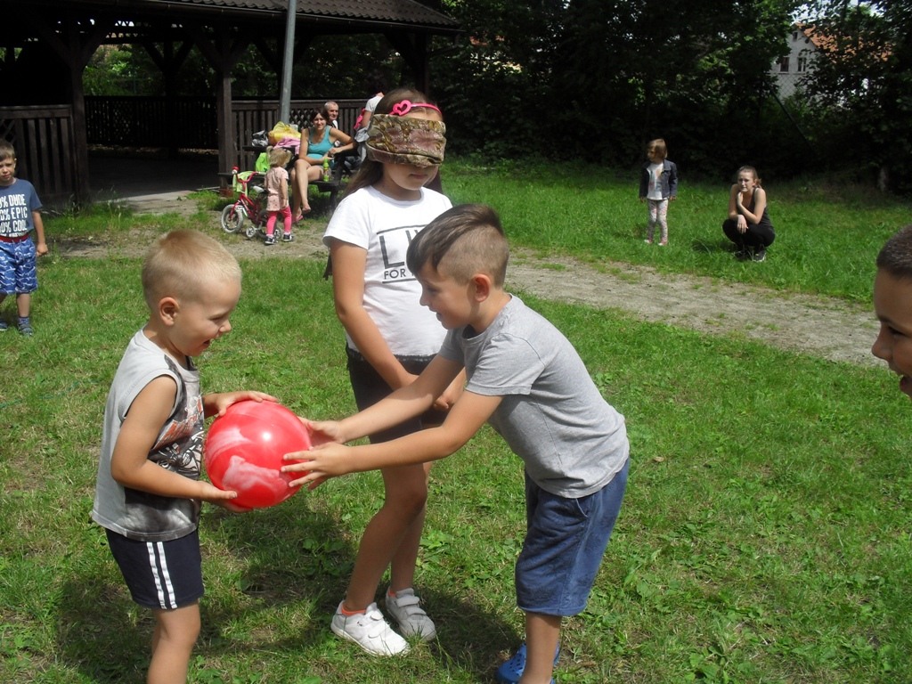 Dzieci i rodzice przywitali wakacje w Szczytnikach Nad Kaczawą