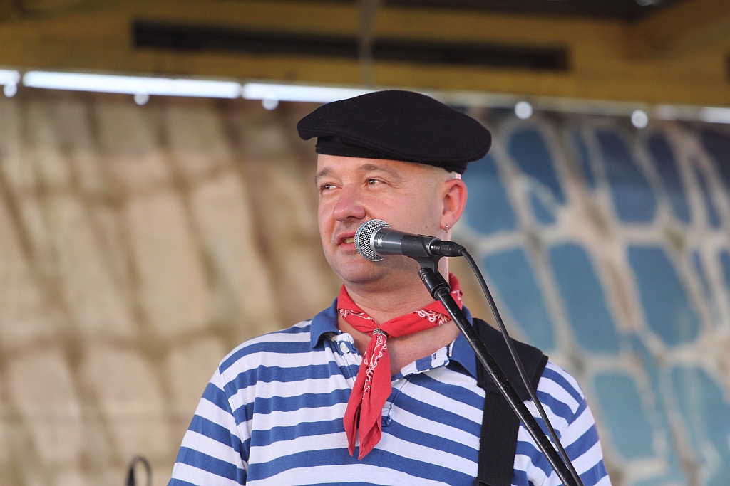 Ostatnie Takie Trio przekształciło się w Żeglarzy portowych