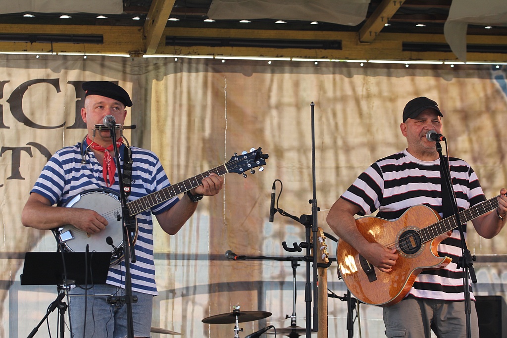 Ostatnie Takie Trio przekształciło się w Żeglarzy portowych