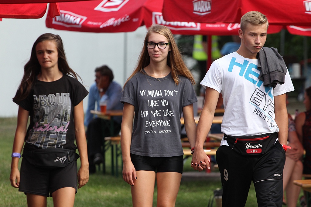 Czterech uczestników konkursu piosenki żeglarskiej SZANTY KUNICE