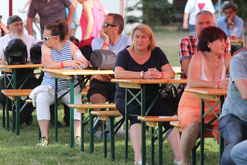 Czterech uczestników konkursu piosenki żeglarskiej SZANTY KUNICE