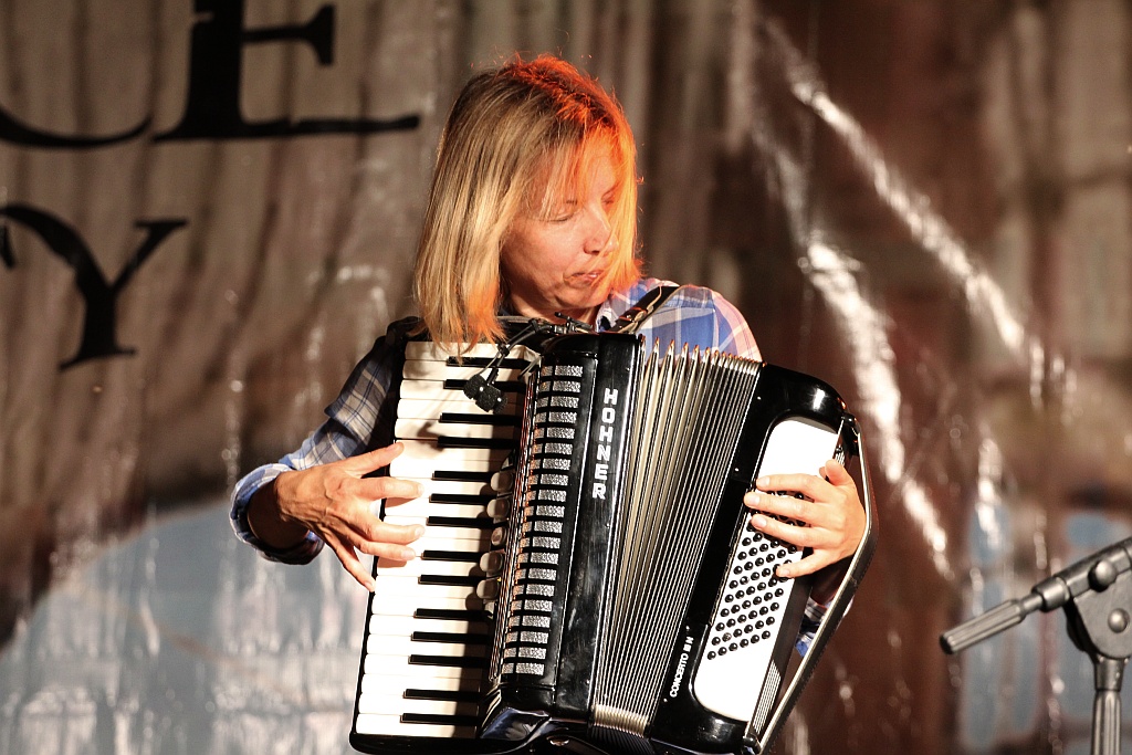 Stara Kuźnia jako ostatni zespół na festiwalu Szanty Kunice