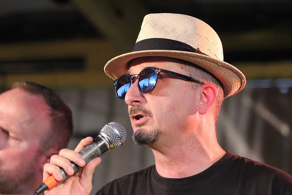 Banana Boat - wielki banan podzielony na pięć  części