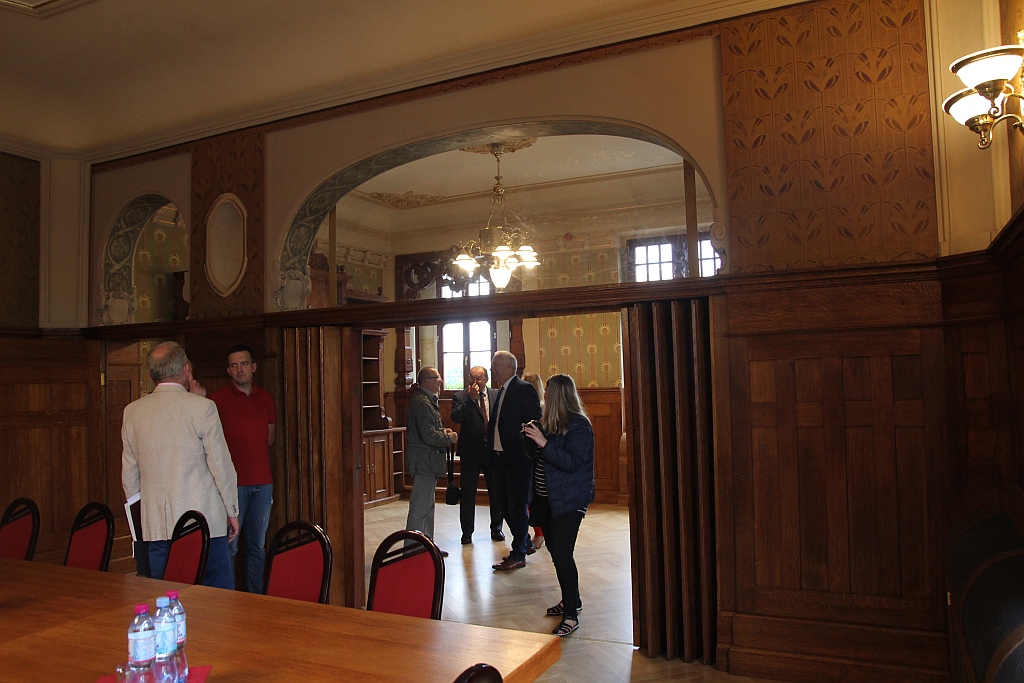 Legnicki magistrat ma odrestaurowaną reprezentacyjną salę