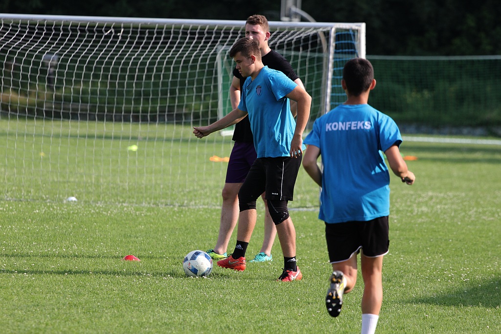 Piłkarze Konfeksu Legnica rozpoczęli przygotowania do sezonu
