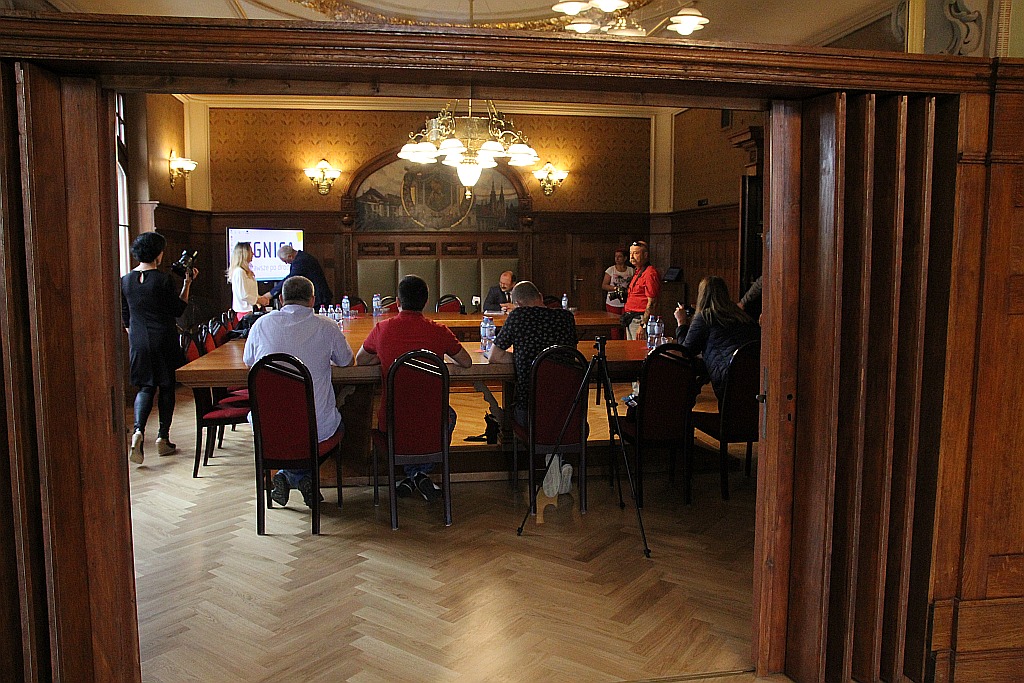 Legnicki magistrat ma odrestaurowaną reprezentacyjną salę