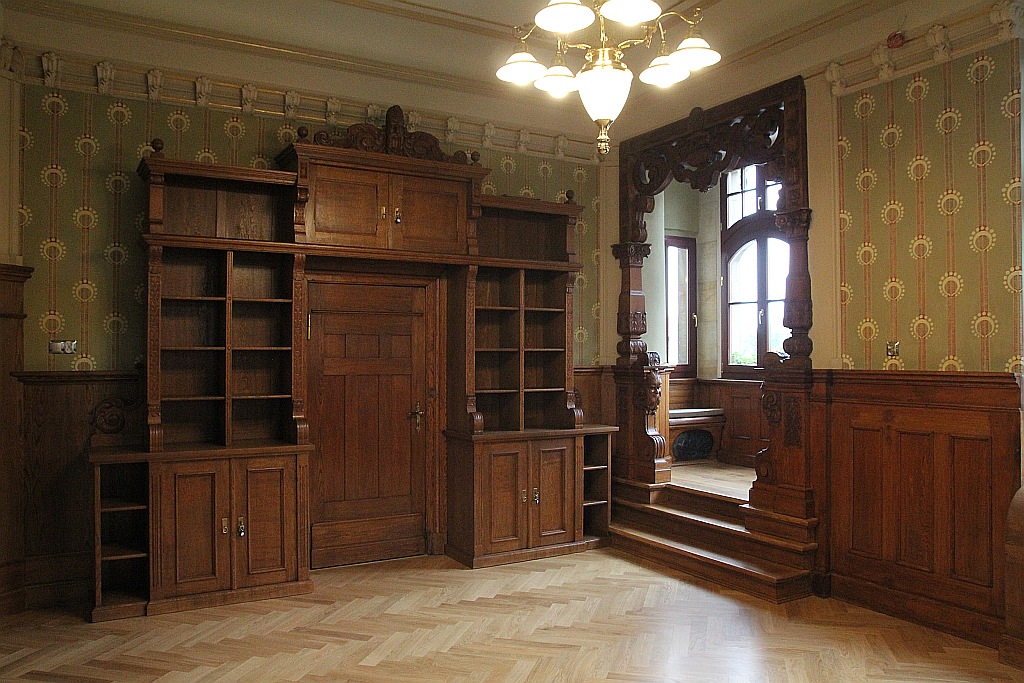 Legnicki magistrat ma odrestaurowaną reprezentacyjną salę