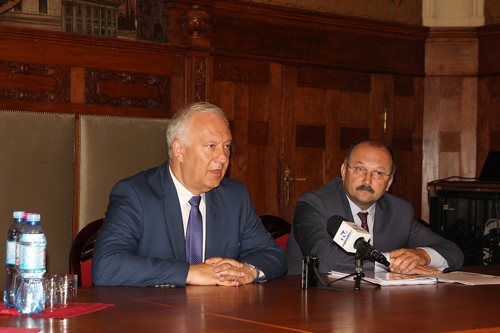Legnicki magistrat ma odrestaurowaną reprezentacyjną salę