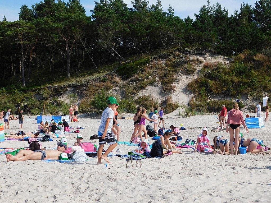 Kąpiele morskie i słoneczne na obozie Chomiak Event w Dźwirzynie