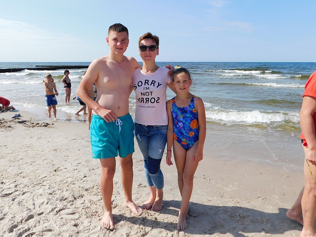Kąpiele morskie i słoneczne na obozie Chomiak Event w Dźwirzynie