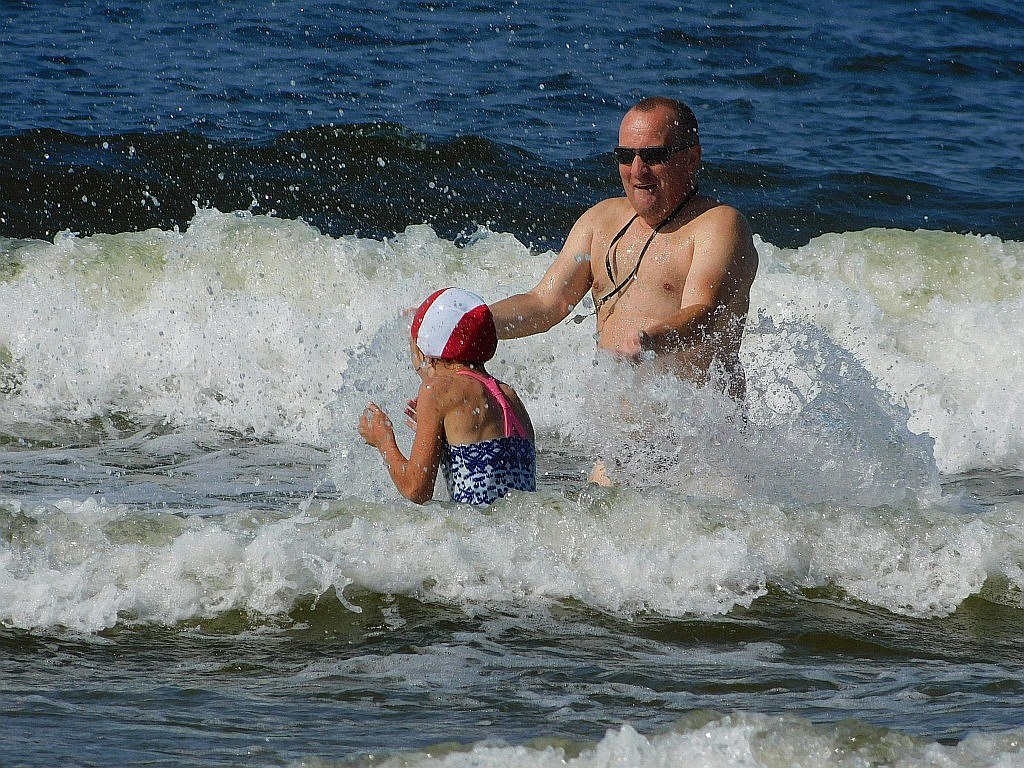 Kąpiele morskie i słoneczne na obozie Chomiak Event w Dźwirzynie