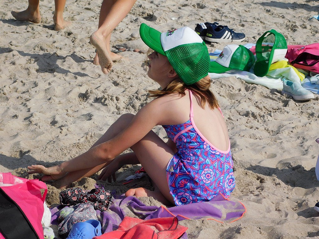 Kąpiele morskie i słoneczne na obozie Chomiak Event w Dźwirzynie