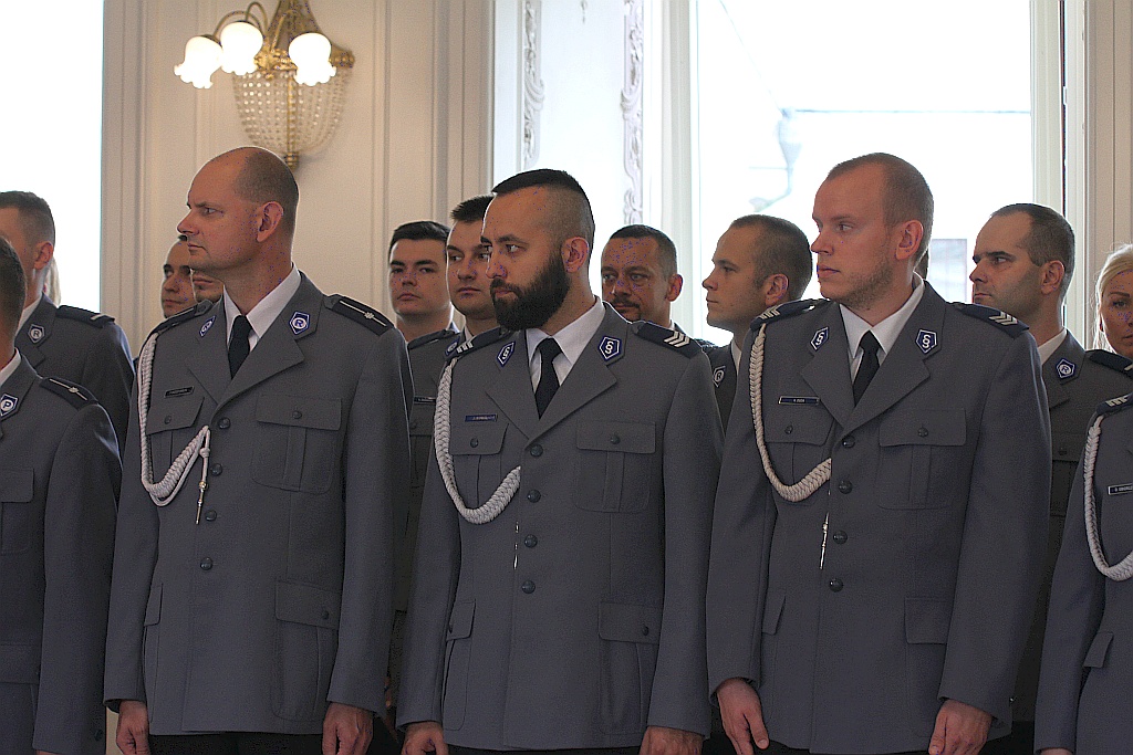 Odbyła się uroczysta akademia z okazji święta policji	