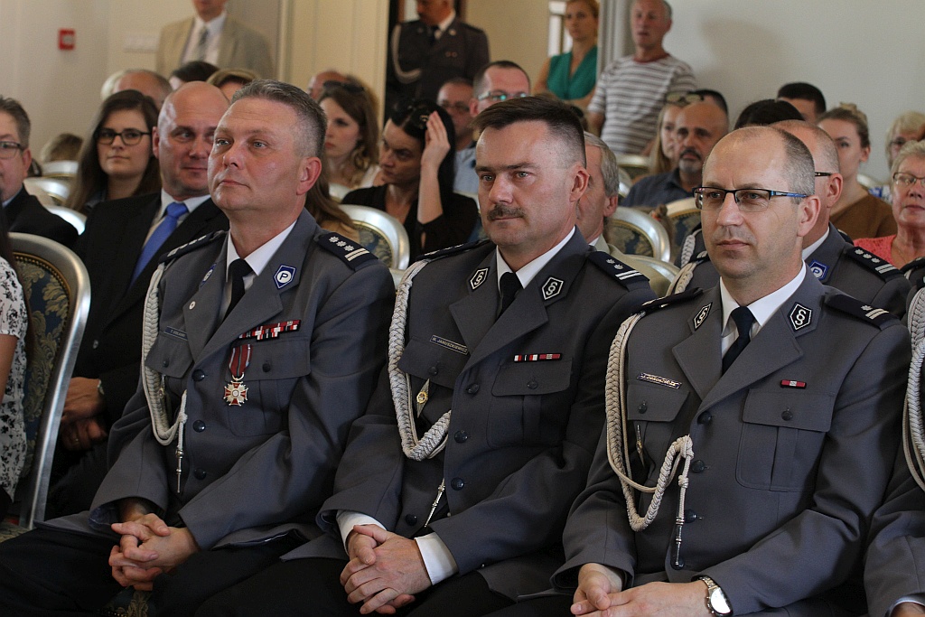 Odbyła się uroczysta akademia z okazji święta policji	