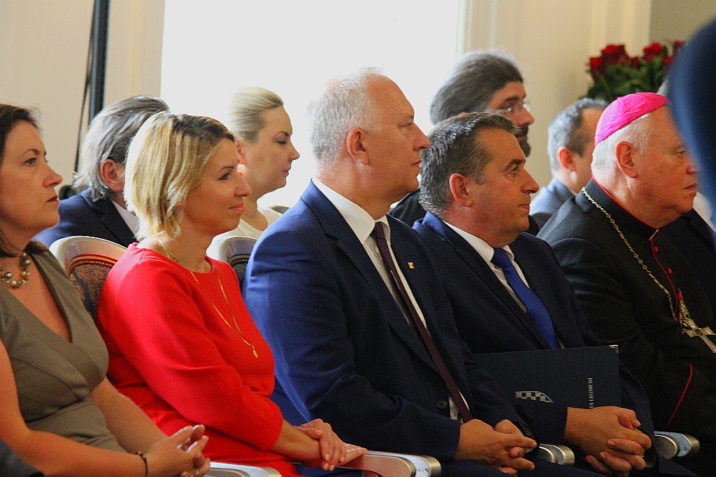 Odbyła się uroczysta akademia z okazji święta policji	