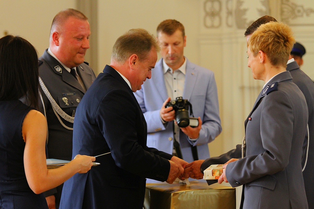 Odbyła się uroczysta akademia z okazji święta policji	