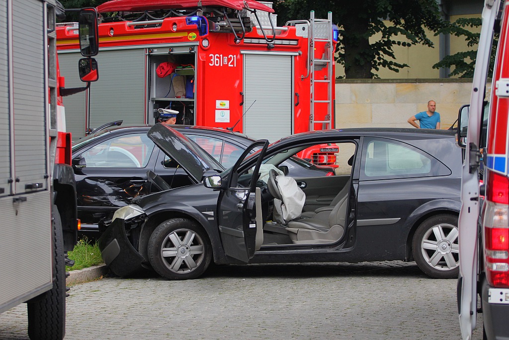 Wypadek na Grabskiego. Trzy osoby odwiezione do szpitala