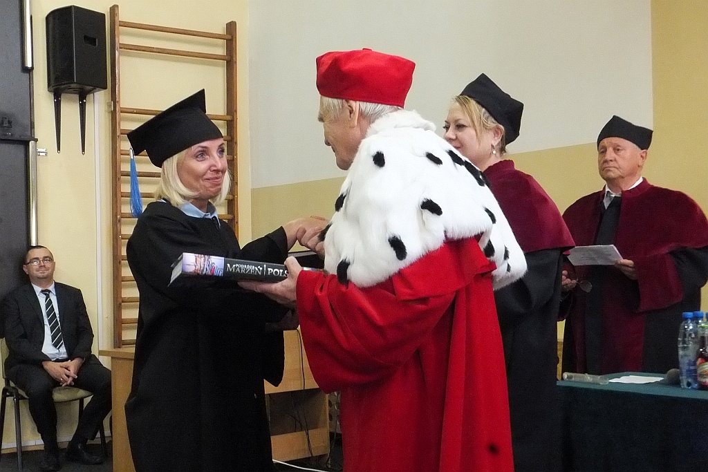 Absolwenci Wyższej Szkoły Medycznej odebrali dyplomy