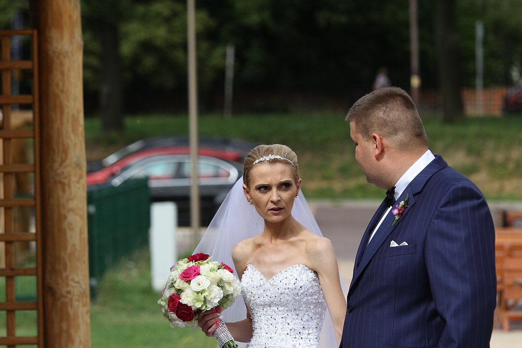 Wzięli ślub nad wodą zamiast w Urzędzie Stanu Cywilnego