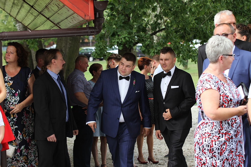 Wzięli ślub nad wodą zamiast w Urzędzie Stanu Cywilnego