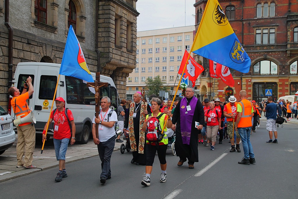 Blisko dziewięciuset pątników wyruszyło do Częstochowy