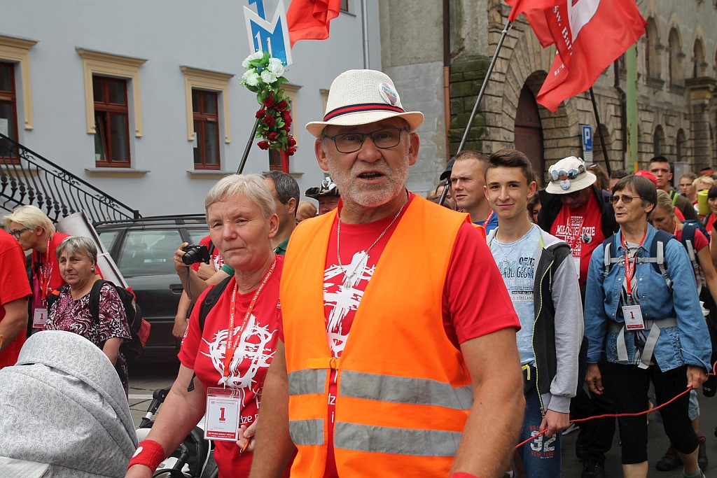 Blisko dziewięciuset pątników wyruszyło do Częstochowy