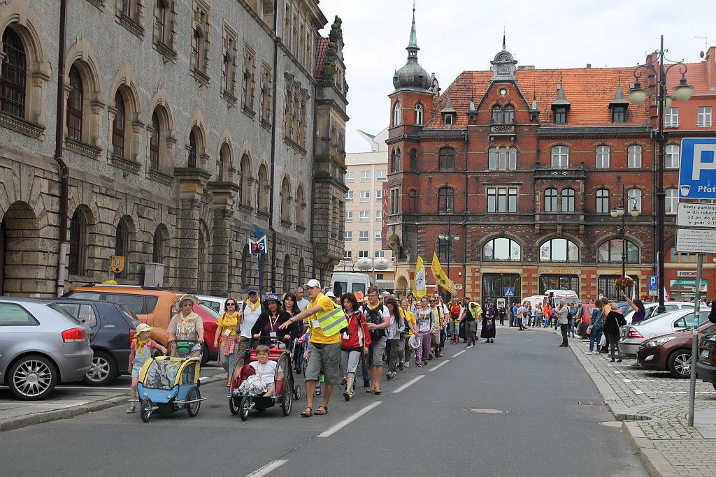 Blisko dziewięciuset pątników wyruszyło do Częstochowy