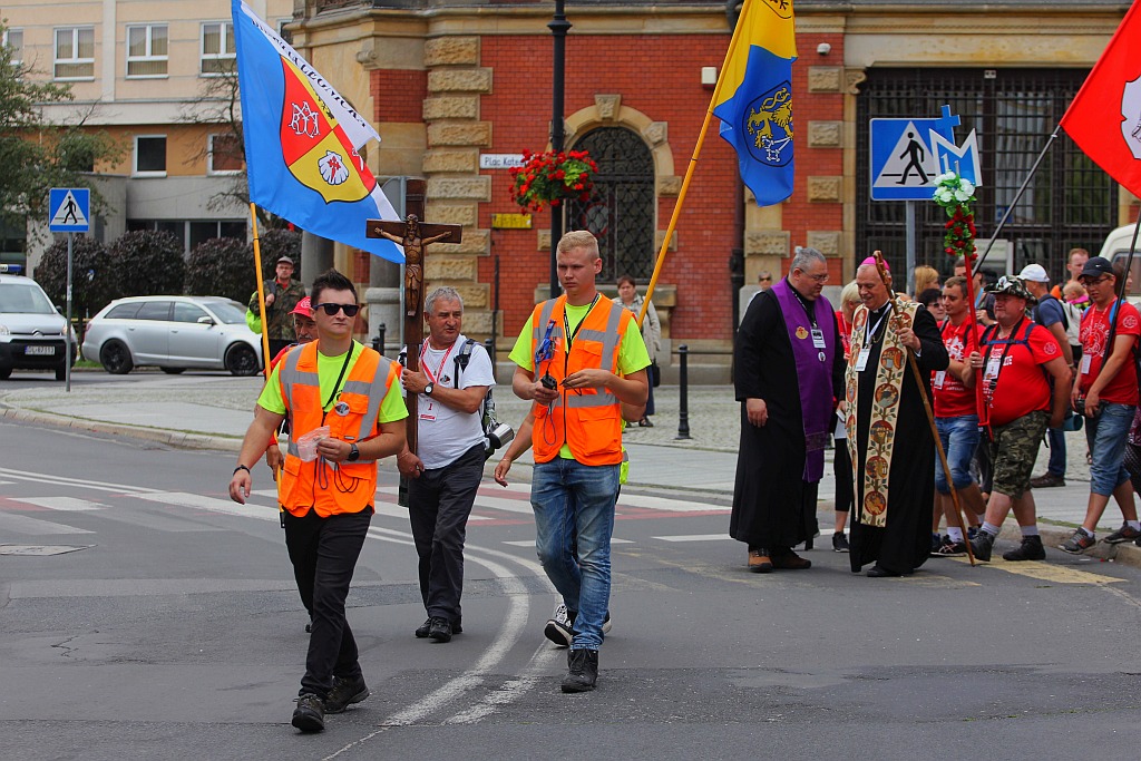 Blisko dziewięciuset pątników wyruszyło do Częstochowy